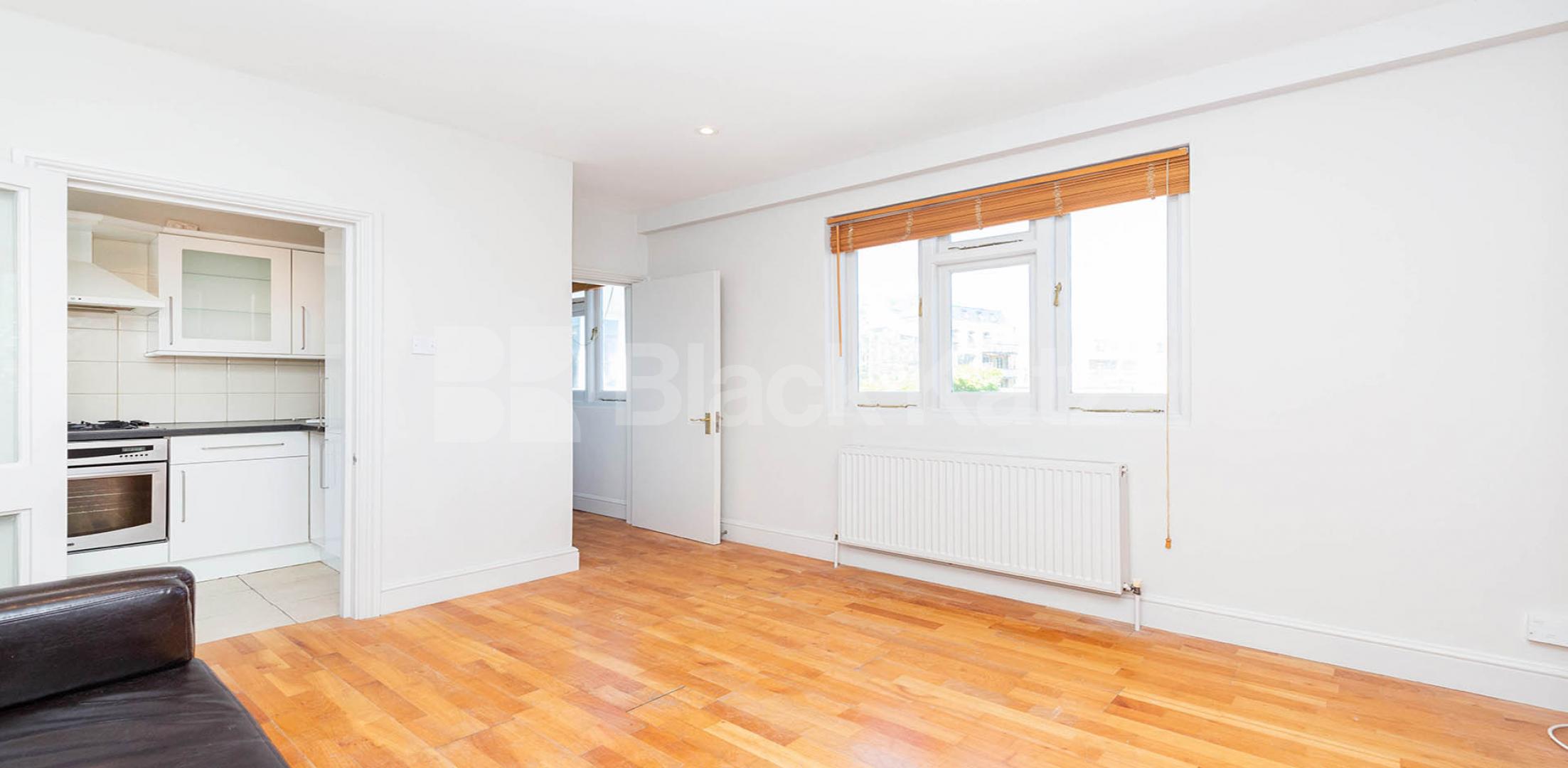 Spacious two bed with a modern kitchen, tiled modern bathroom, mins to tube Fortess Grove, Kentish Town